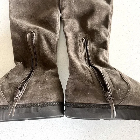 Stuart Weitzman Playtime 1” platform over the knee boots. Brown taupe. 8.5 fit. - Picture 4 of 5
